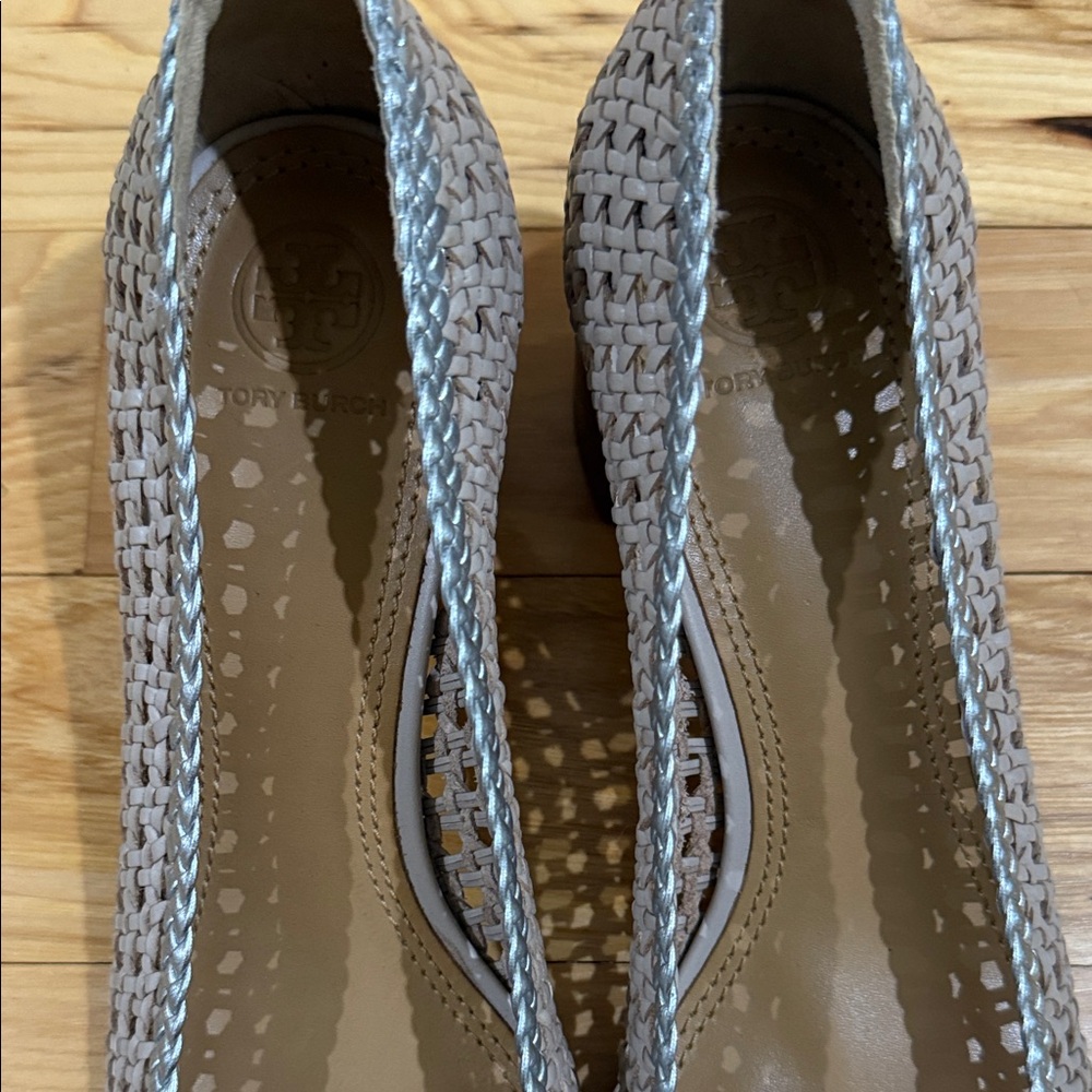Tory Burch Metallic Silver Woven Logo Ballet Low Heels - Picture 4 of 4